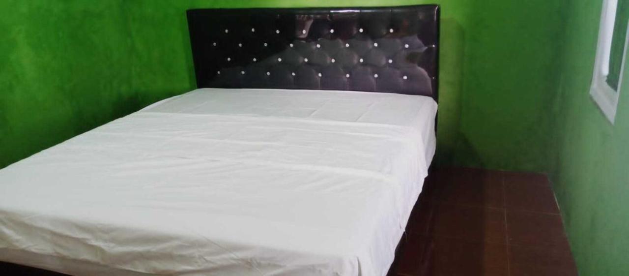 Express O 91843 Bbs Villa Ciater Bandung Eksteriør billede